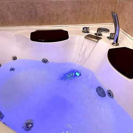 Me Palace Bed & Breakfast 4*